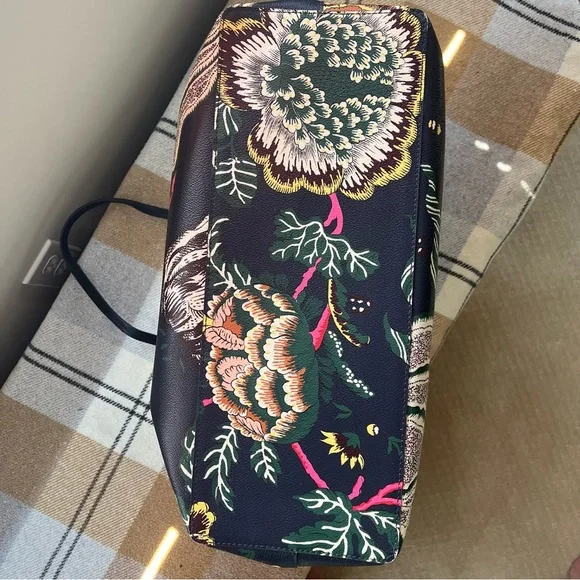 Tory Burch Kensington Square Tote - Picture 8 of 8